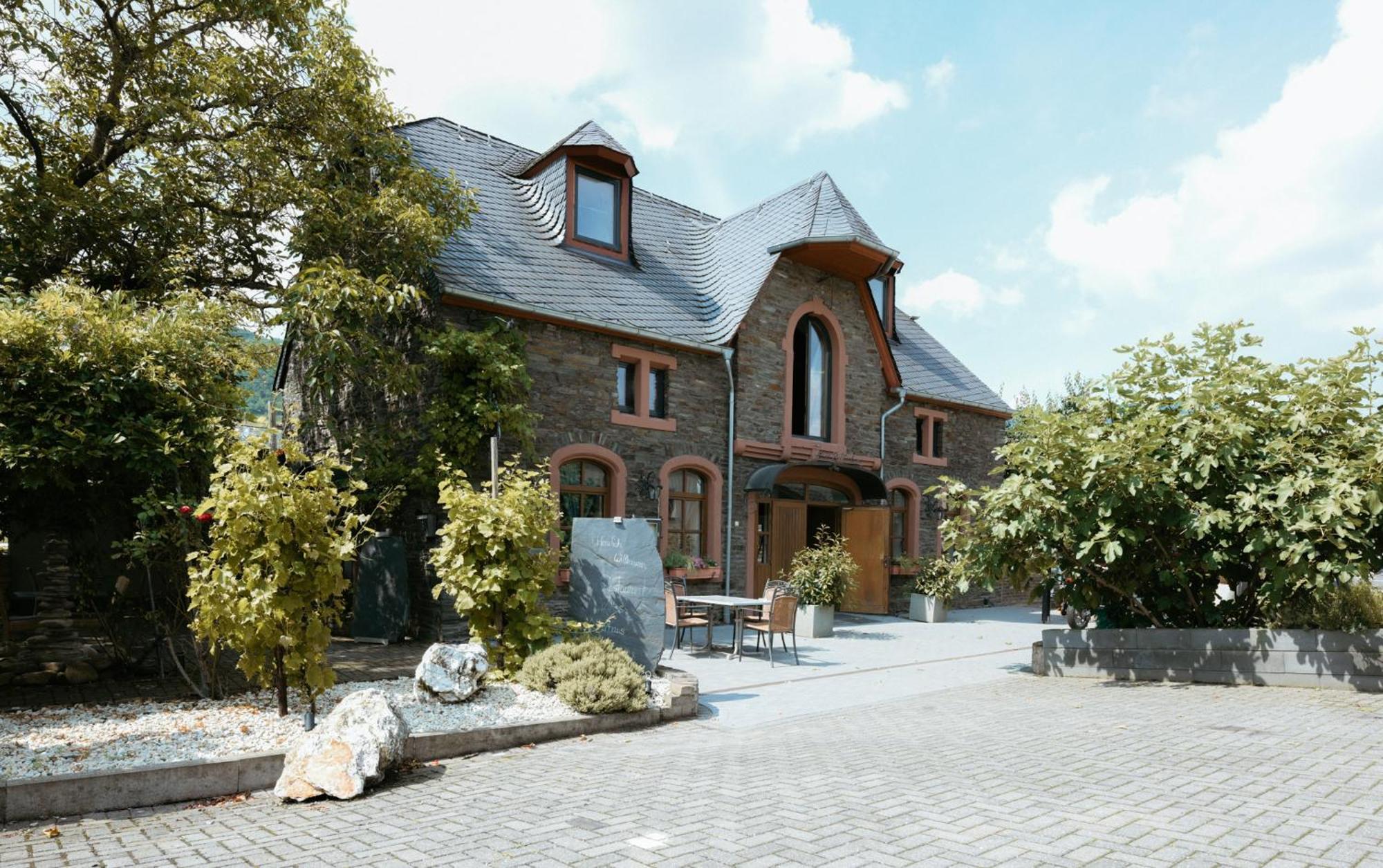 Altes Kelterhaus & Plein Hotel By Markus Plein Wintrich Exterior foto